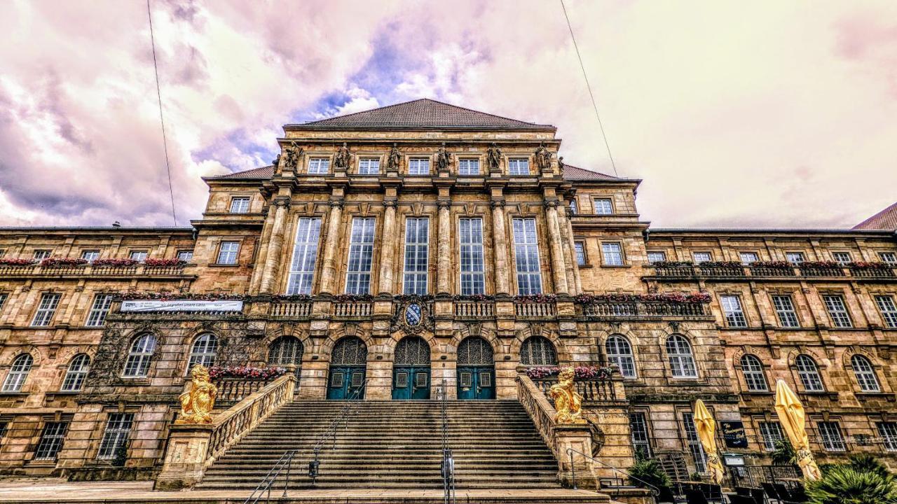 Am Rathaus 2*